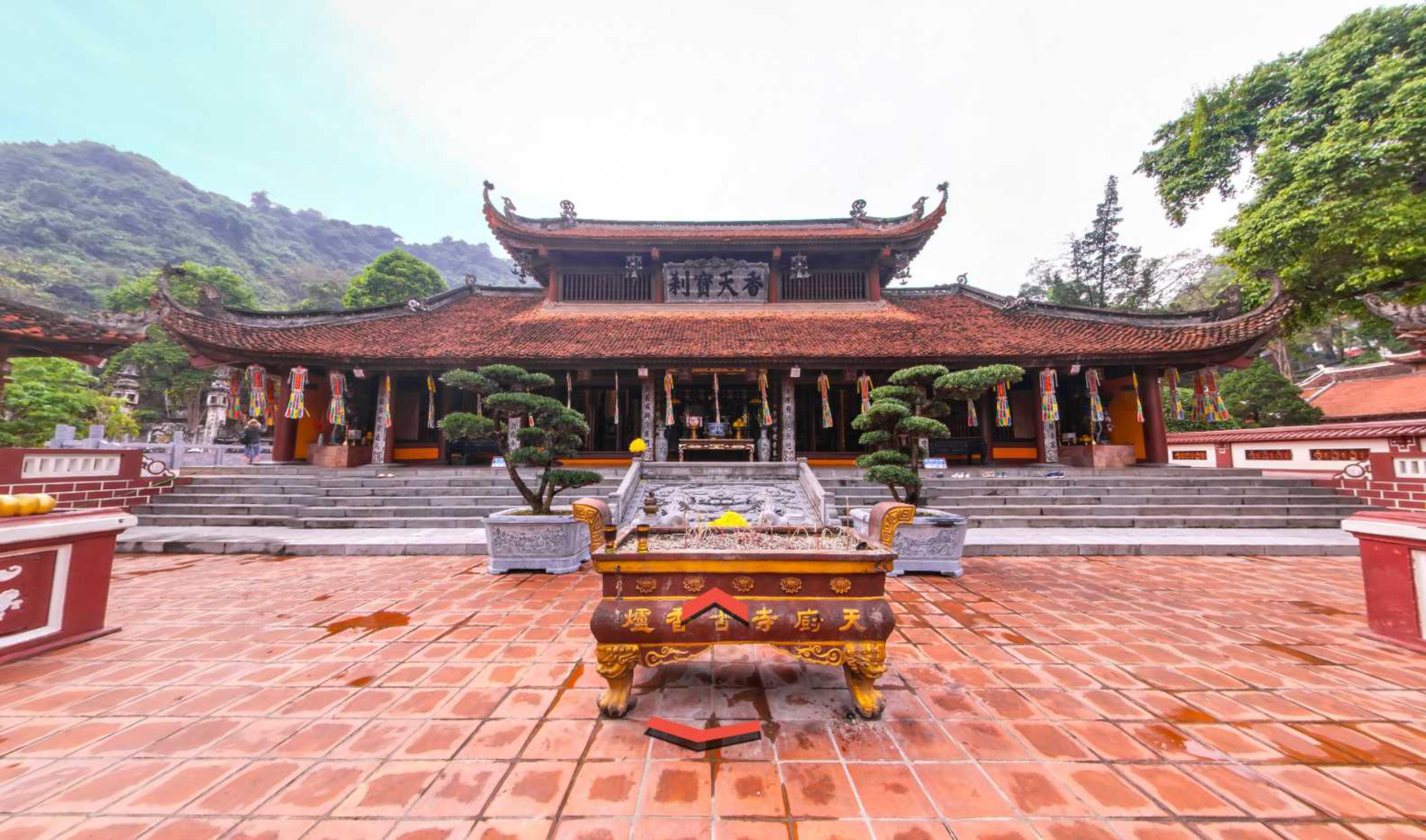 Thiên Trù Temple virtual tour preview