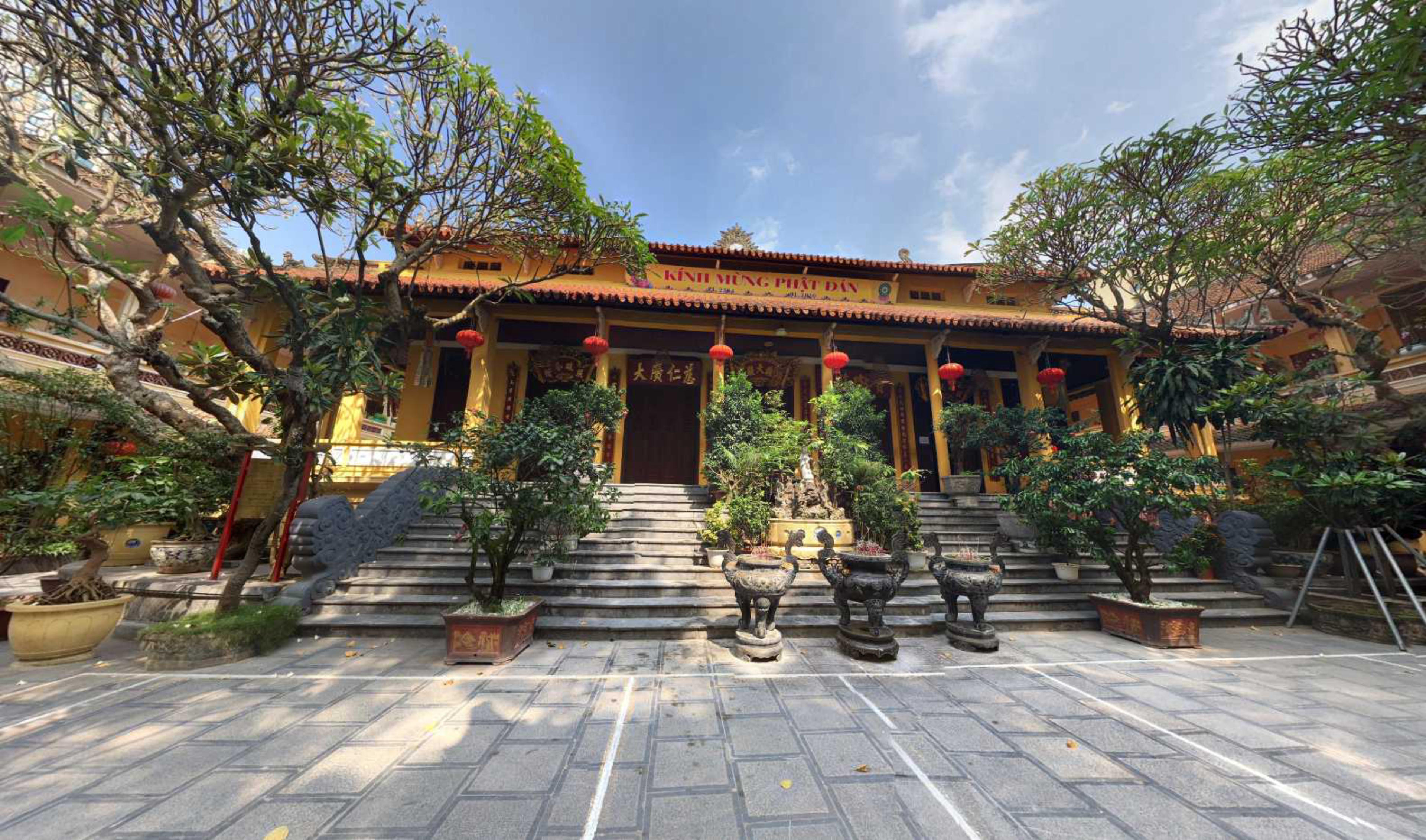 Chùa Quán Sứ virtual tour preview