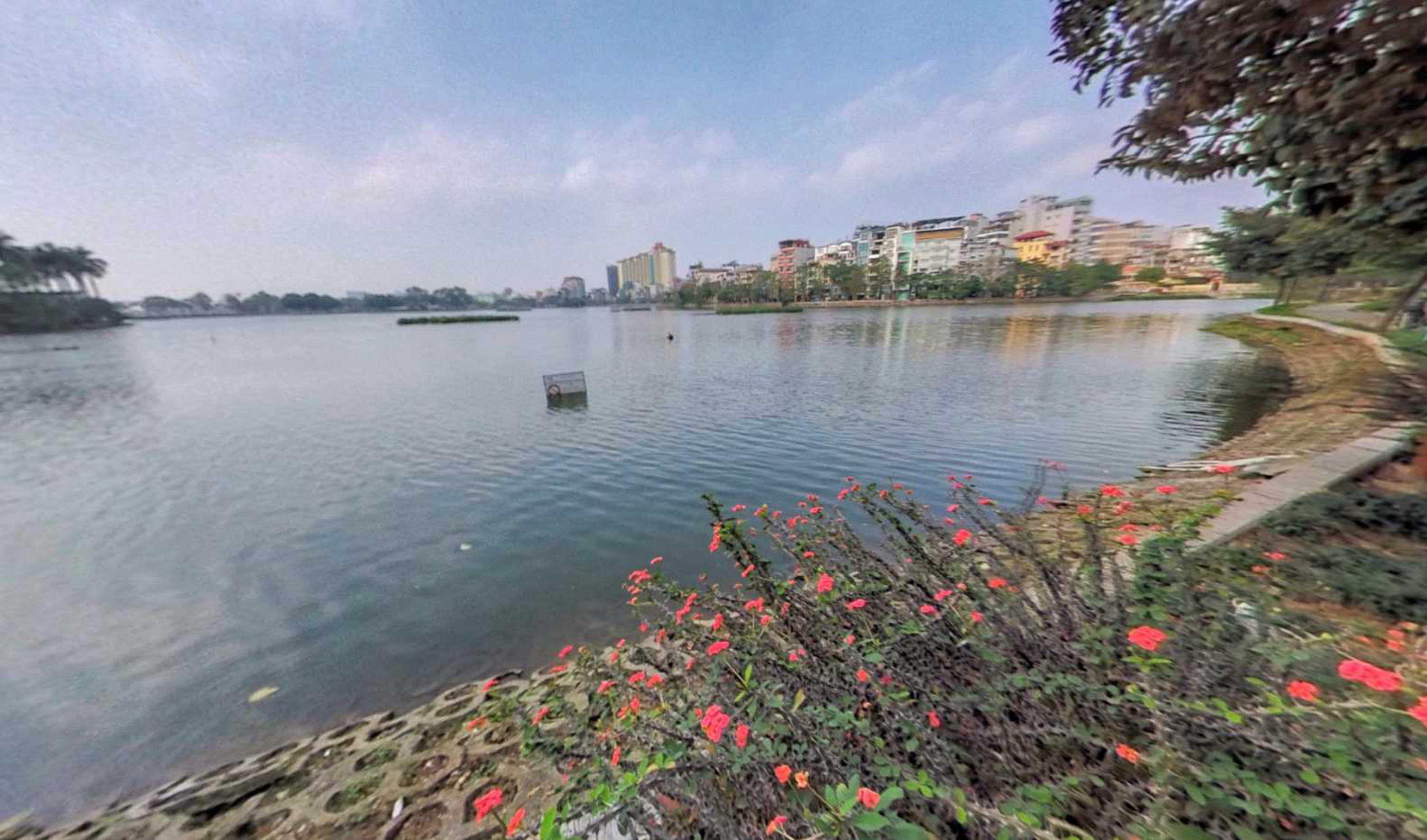 Trúc Bạch Lake virtual tour preview